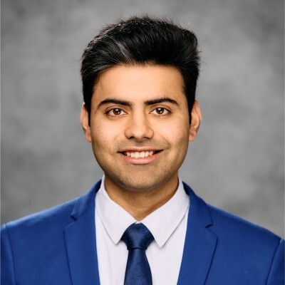 Akshay headshot